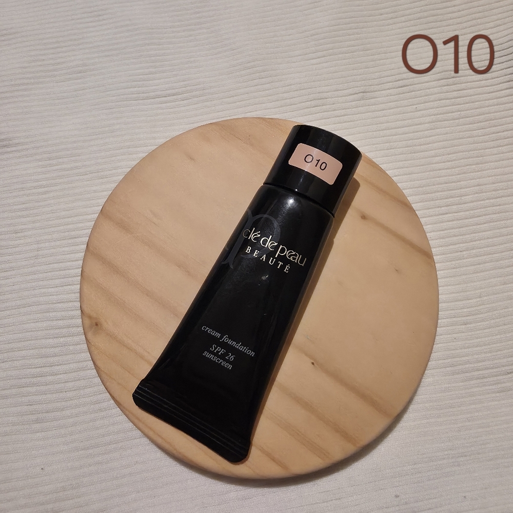 Clé de peau - Cream Foundation